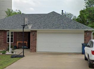 300 5th Ave NE, Gravette, AR 72736