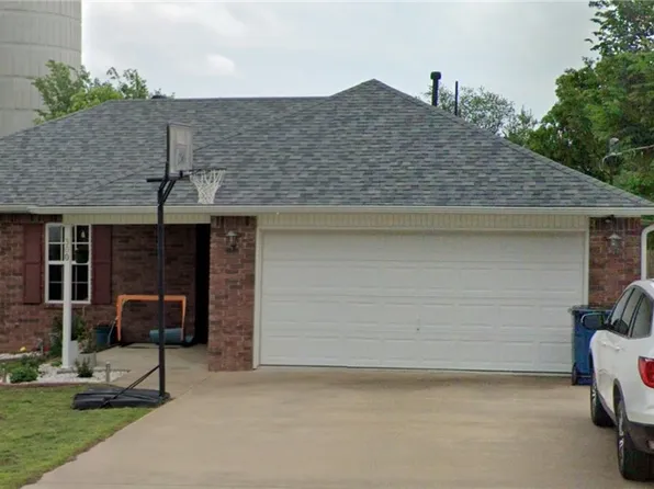 300 5th Ave NE, Gravette, AR 72736