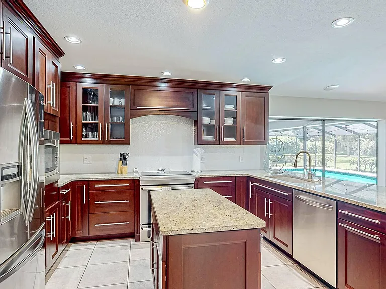 16004 Amberly Dr — Photo 8