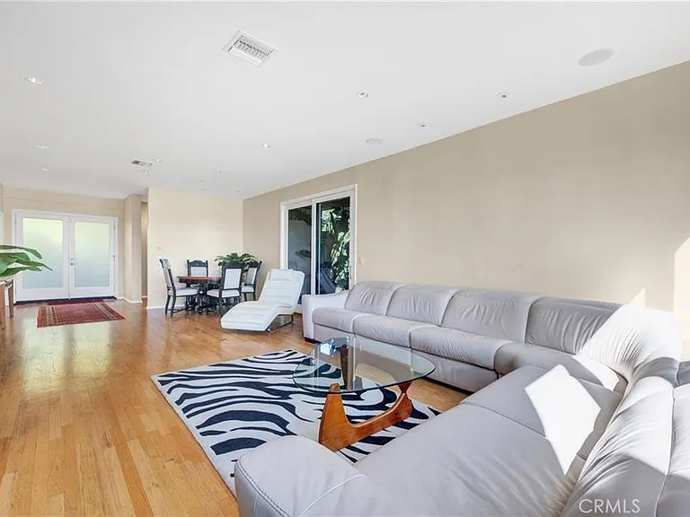 5084 Campo Rd — Photo 8
