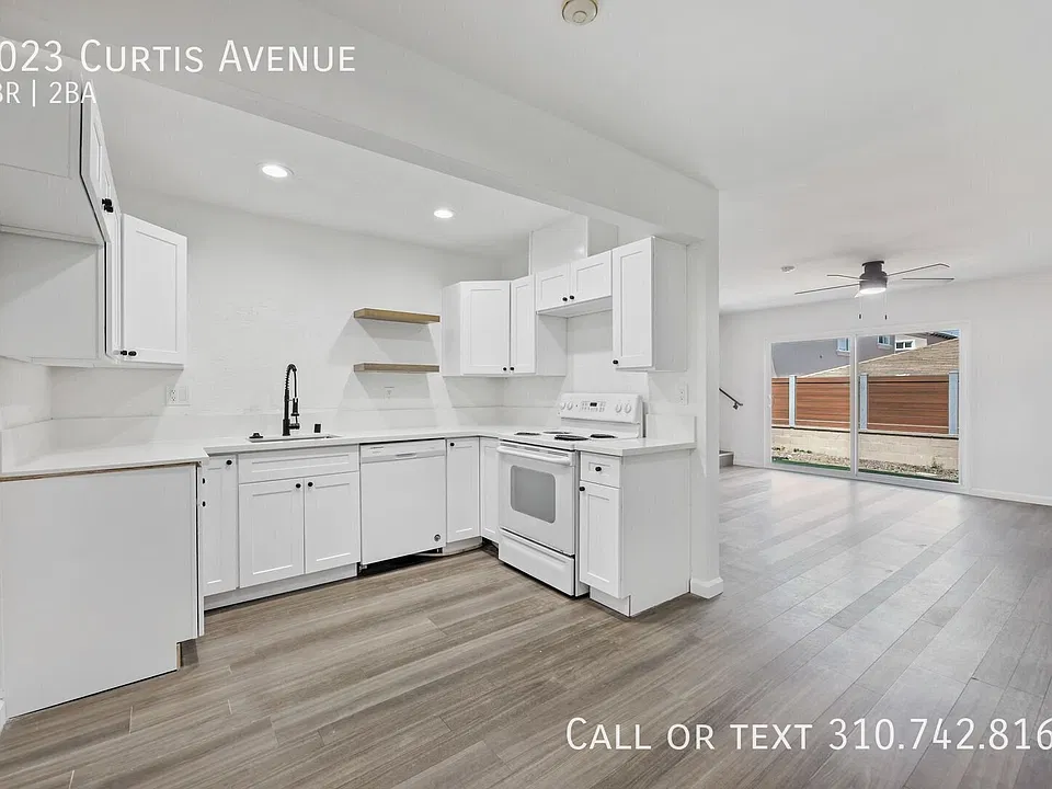 2023 Curtis Ave