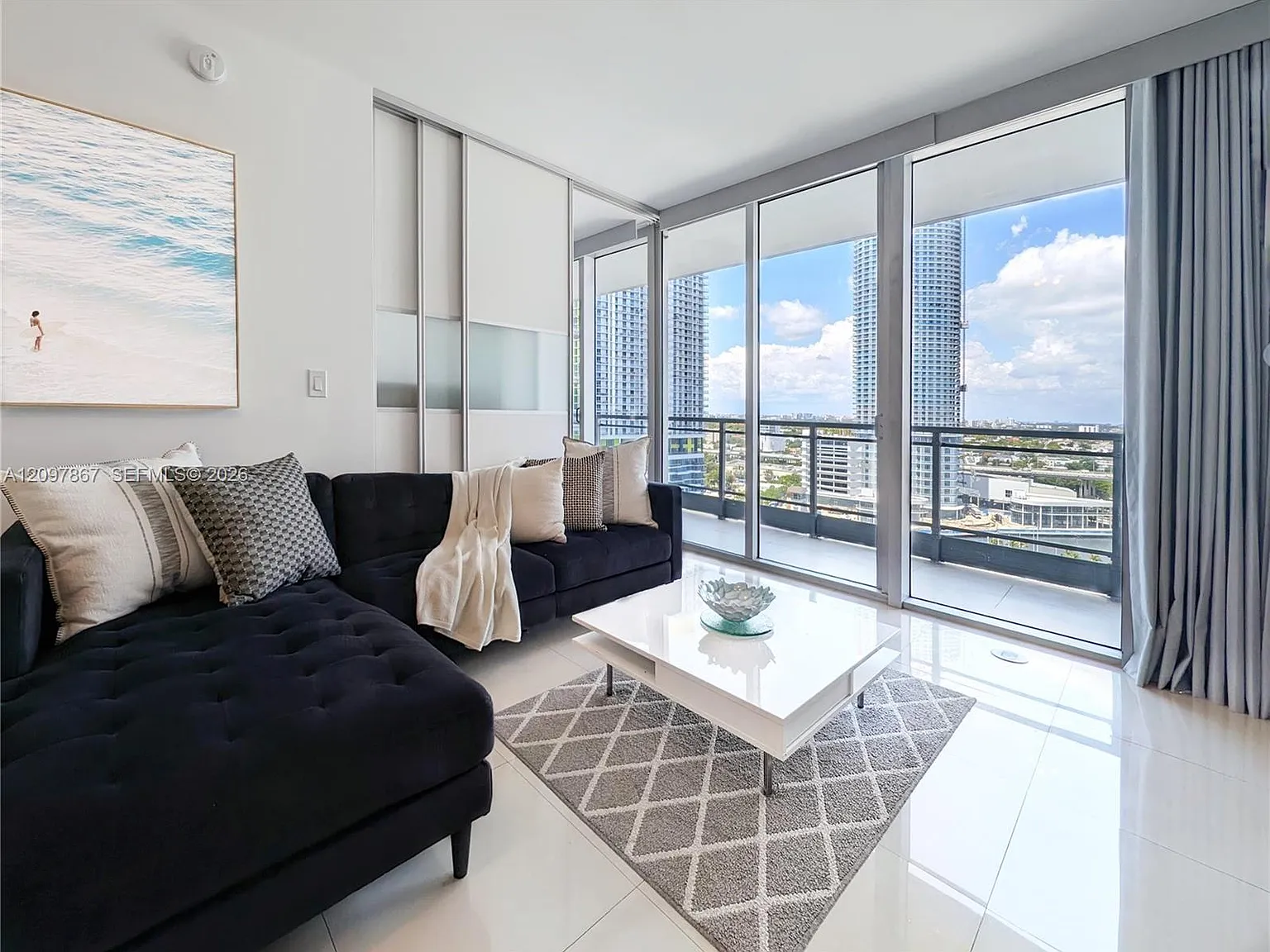 Mint Condo — Photo 2