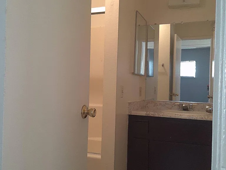 655 W Ashlan Ave #204 — Photo 4