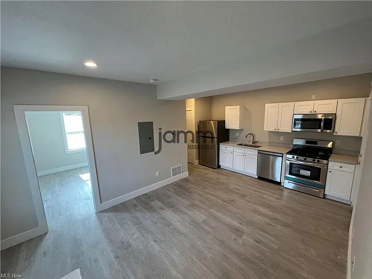 1966 Randall Rd #2 — Photo 3