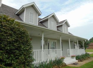 1565 S Jameston Rd, Springfield, MO 65809