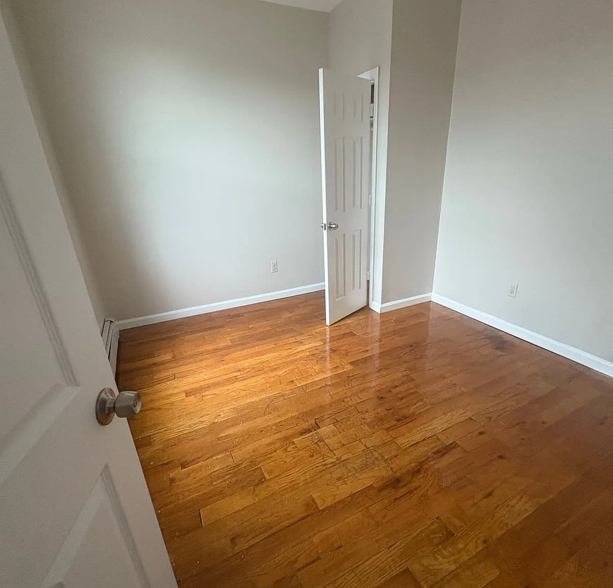 3 bed, 1000 sqft, $1,800 — Photo 4