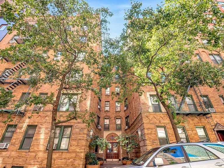 226 E 70th St #3C — Photo 10