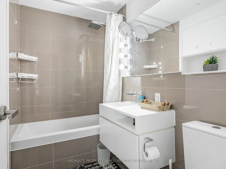 45 Charles St E #1801 — Photo 15