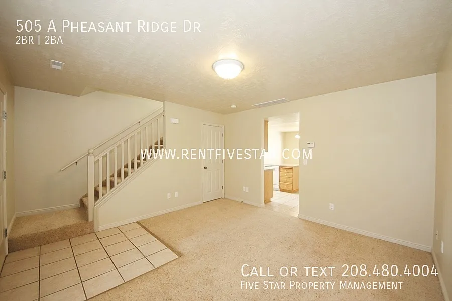 End Unit Townhome Available in Chubbuck! — Photo 4