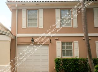 5725 Cove Cir, Naples, FL 34119