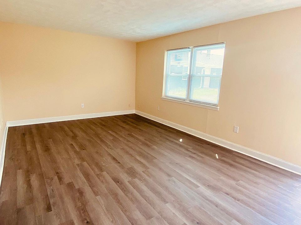 2nd image of 425 Mansard Island Dr #10