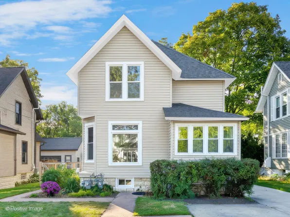 126 N Ellis Ave, Wheaton, IL 60187