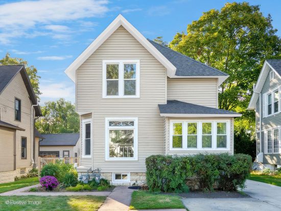 126 N Ellis Ave, Wheaton, IL 60187