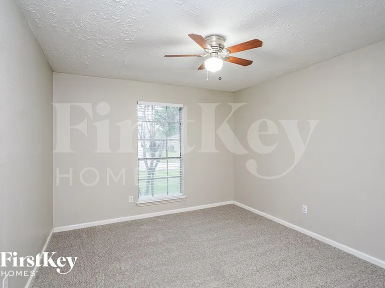 17927 Lake Manor Dr — Photo 12