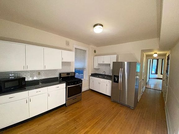 3rd image of 2712 W Cortland St #1