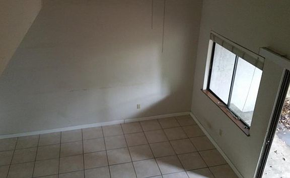 5th image of 2904 Bayshore Dr E