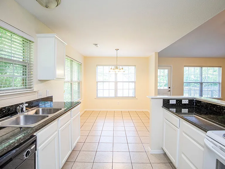 2 Watling Ln — Photo 6