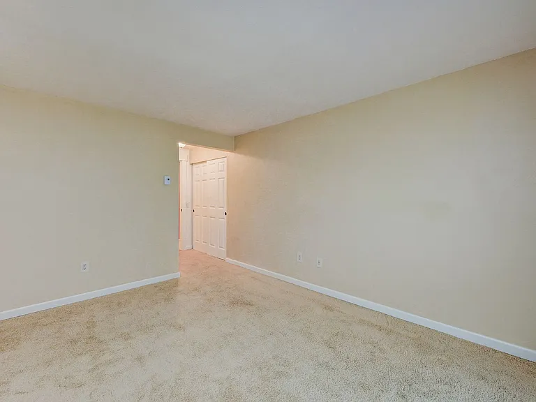 10306 NE 16th St #P4 — Photo 16
