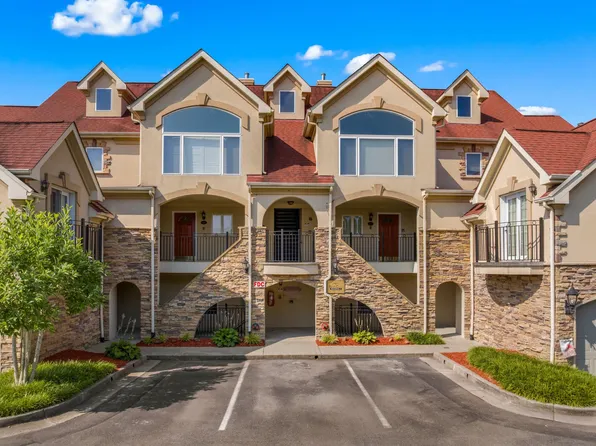 601 River Place Way #B101, Sevierville, TN 37862