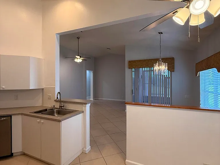 633 NW Whitfield Way — Photo 6