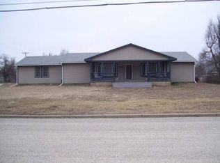 113 N 10th St, Sterling, KS 67579