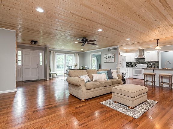 4th image of 521 Grand Vista Pl
