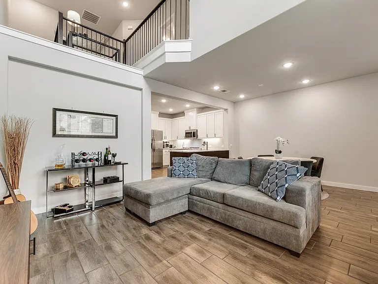 1319 Casselberry Dr — Photo 10