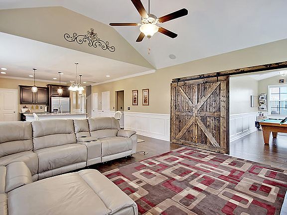 4th image of 361 Whispering Breeze Ln
