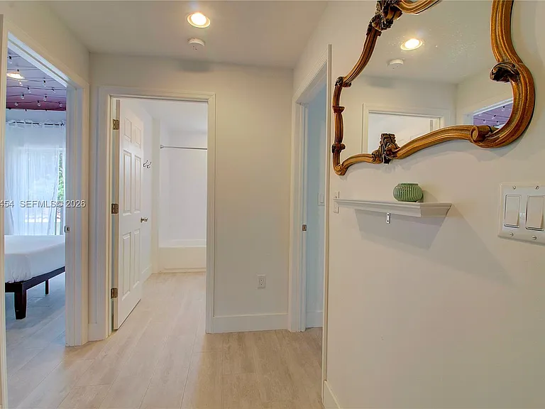 427 NW 34th St #4 — Photo 8