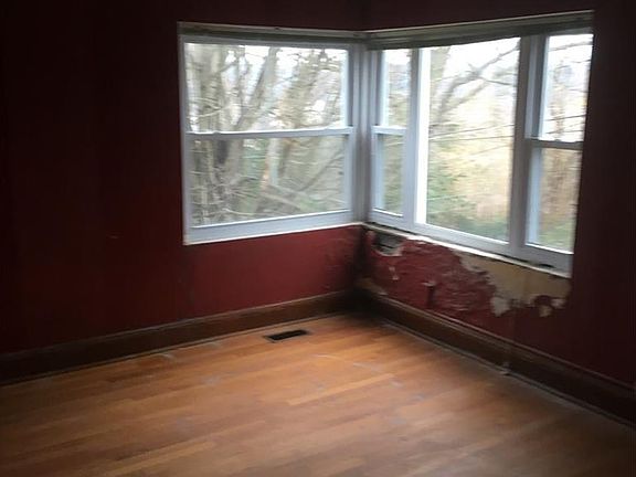 4th image of 1239 Woodland Dr