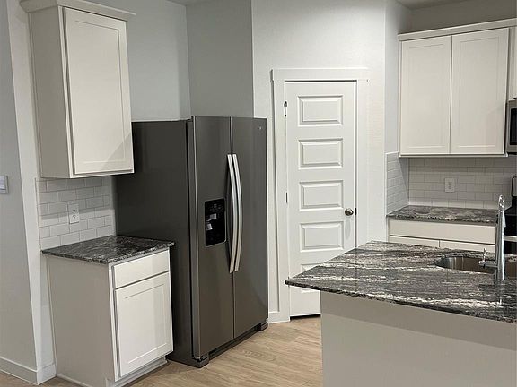 5th image of 4906 Arvida Ln