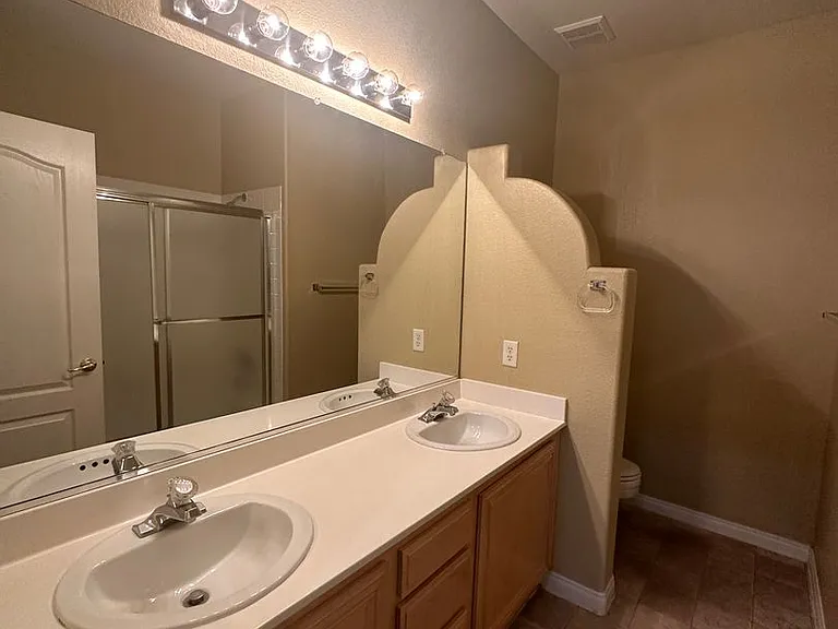 1031 Belle River Ct — Photo 15