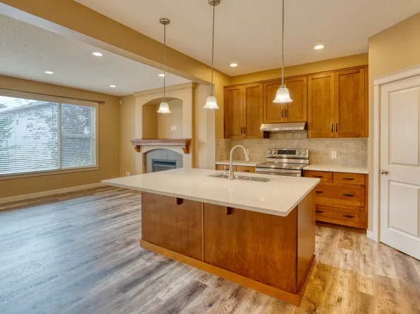 11 Everoak Bay SW, Calgary, AB T2Y 0A2