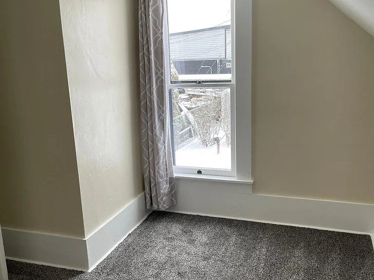 708 N Hogan St — Photo 15