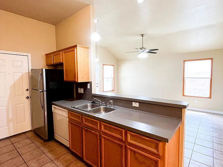 418 W Green Ave #A — Photo 10
