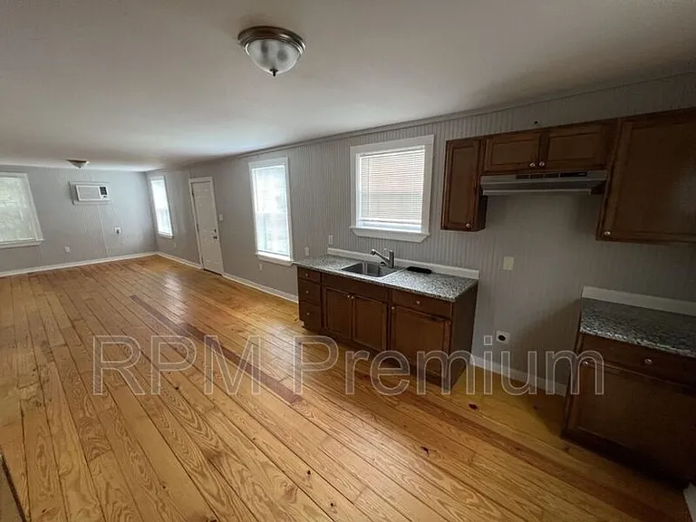 3647 Mission Dr — Photo 7