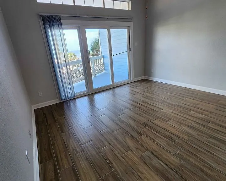 The Oceanfront Galveston Apartments — Photo 34