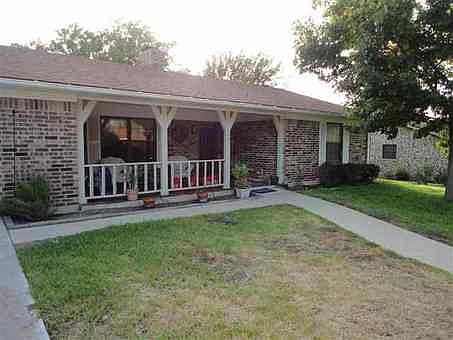 1st image of 105 Forest Cir