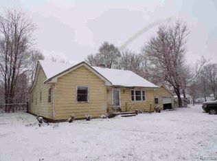 515 W 5th St, Constantine, MI 49042