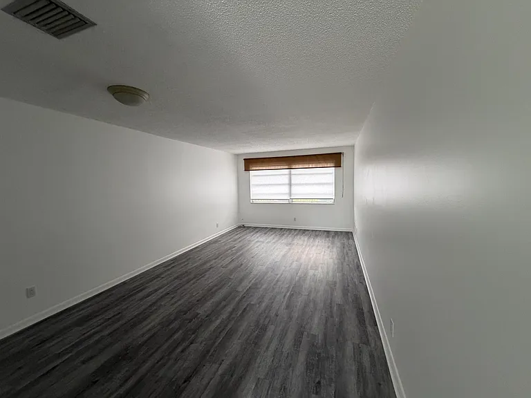 420 W Palm St #24 — Photo 5