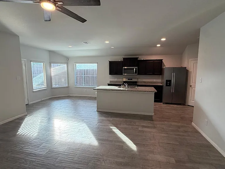 8213 Muddy Creek Dr — Photo 13