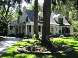 31011 Lake Rd, Rocky River, OH 44140