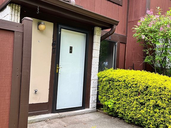 2nd image of 47 Stone Ln