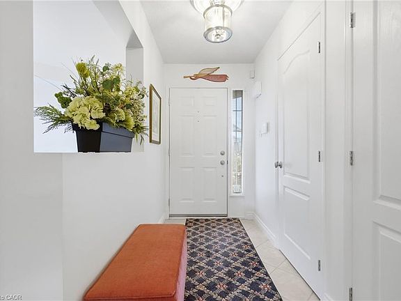 4th image of 64 Redfern Ave