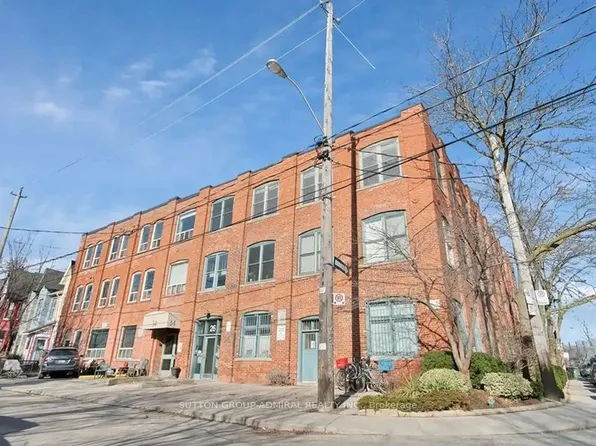 34 Noble St #201, Toronto, ON M6K 2C9