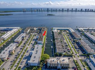 Lake Colony, North Palm Beach, FL 33408