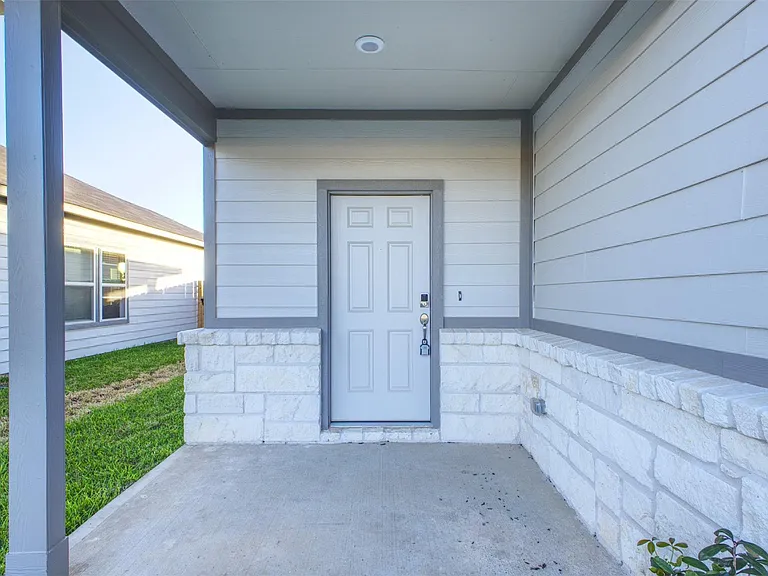 3918 Windy Whisper Dr — Photo 2