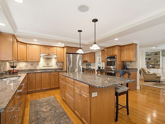 3rd image of 15 Lancaster Rd