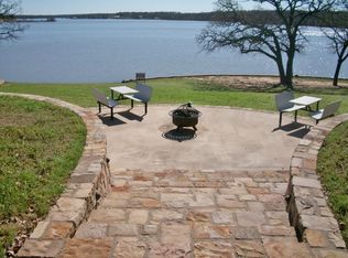 696 Roberts Cut Off Rd, Bowie, TX 76230