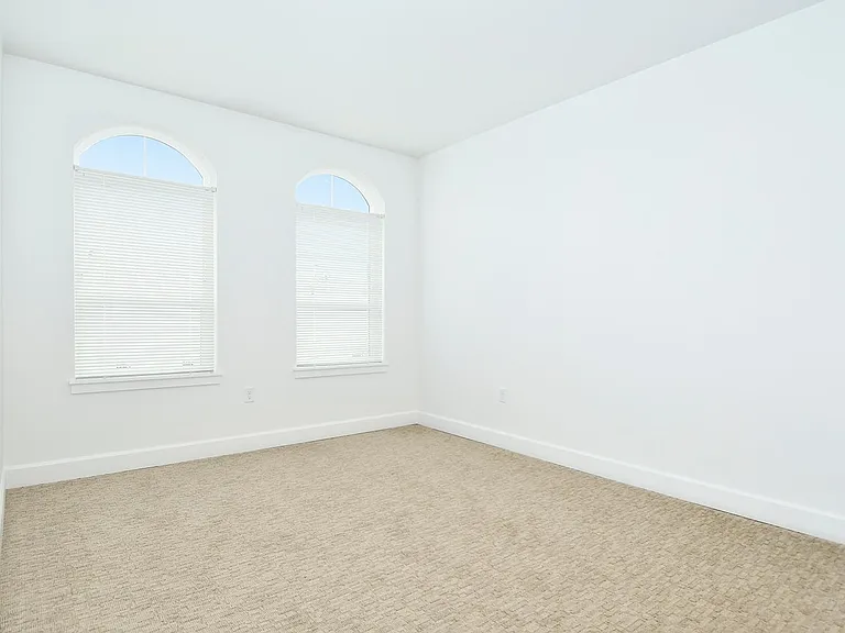 21 Astor — Photo 22